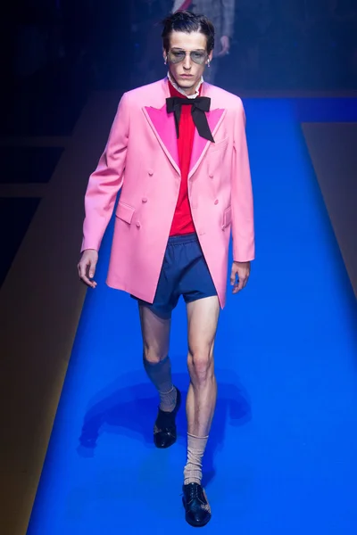 Look 80